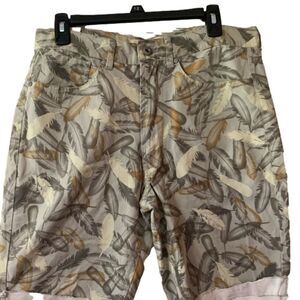 Rustic blue: Men’s  tan/green shorts size 32
